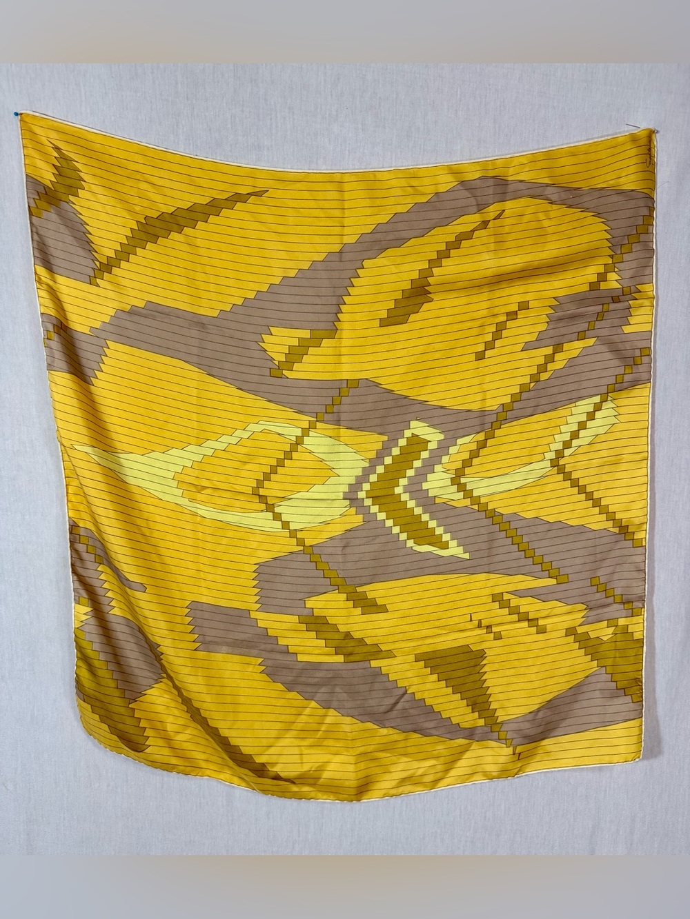 Salterio true vintage Yellow Geometric Silk Scarf